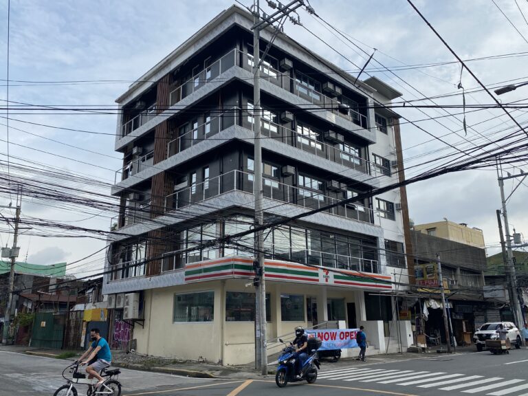 Studeo Suites Sampaloc Dormitory Facade